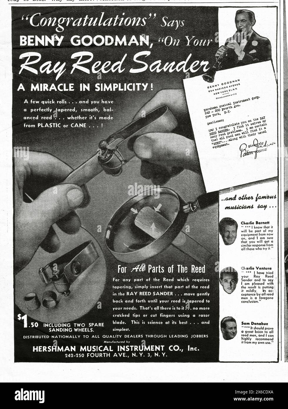 Eine Anzeige aus einem Magazin von 1947 für den Ray Reed Sander, ein manuelles Instrument zum Ausprobieren von Schilfen. Es enthält einen Bestätigungsbrief von Jazz-Superstar Benny Goodman sowie Zitate von Charlie Barnet, Charlie Ventura und Sam Donahue. Stockfoto