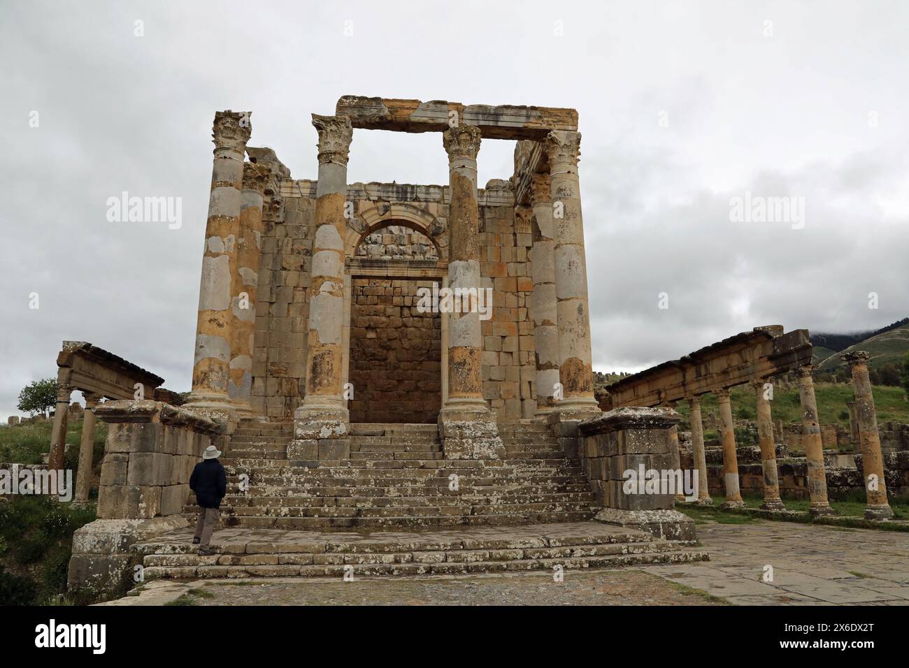Tempel, der Kaiser Septimius Severus in Djemila in Algerien gewidmet ist Stockfoto
