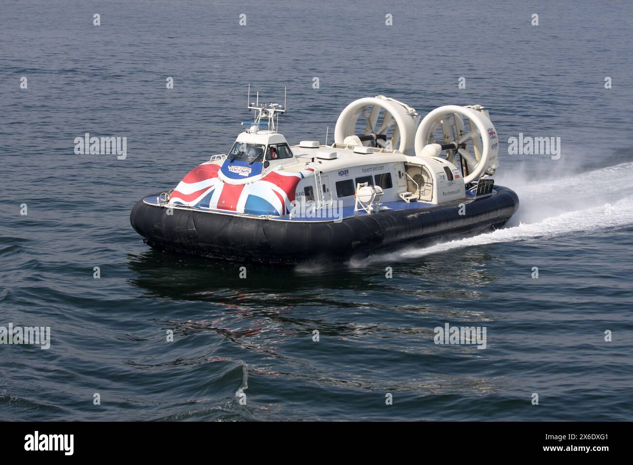 Hovercraft Island Flyer von Southsea aus überquert die Solent Richtung Ryde auf der Isle of Wight Stockfoto