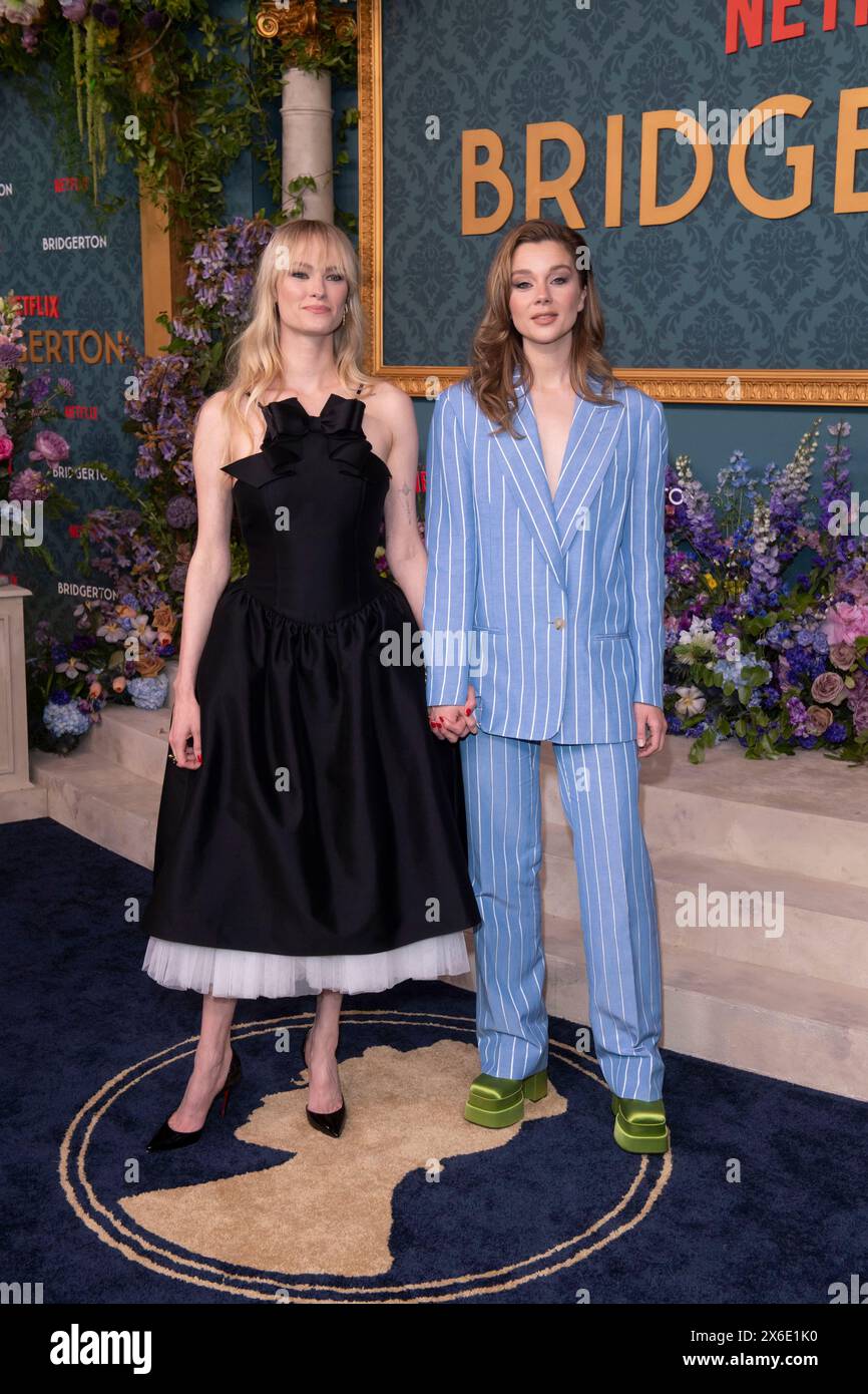 New York, Usa. Mai 2024. Jessica Madsen und Claudia Jessie nehmen am 13. Mai 2024 an Netflix’s „Bridgerton“-Weltpremiere in der Alice Tully Hall, Lincoln Center, in New York City, USA, Teil. (Foto von Thenews2/NurPhoto) Credit: NurPhoto SRL/Alamy Live News Stockfoto