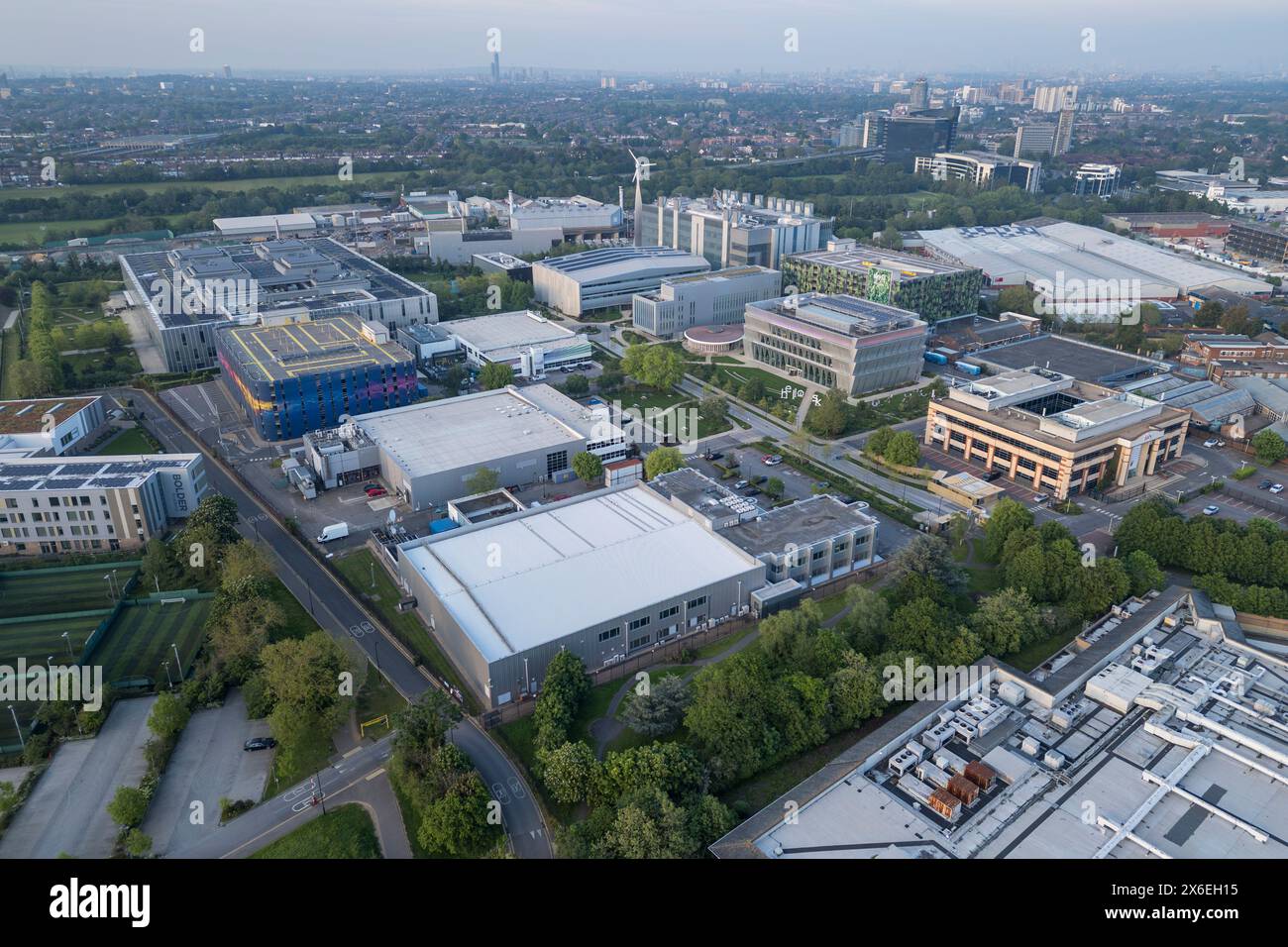 Luftaufnahme der Sky Studios (Sky Osterley) in Isleworth, Großbritannien. Stockfoto