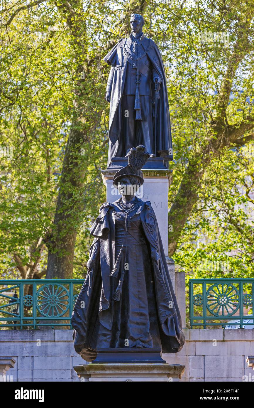 King George VI und Queen Elizabeth, The Queen Mother Memorial, The Mall, London, Montag, 29. April, 2024. Foto: David Rowland / One-Image.com Stockfoto