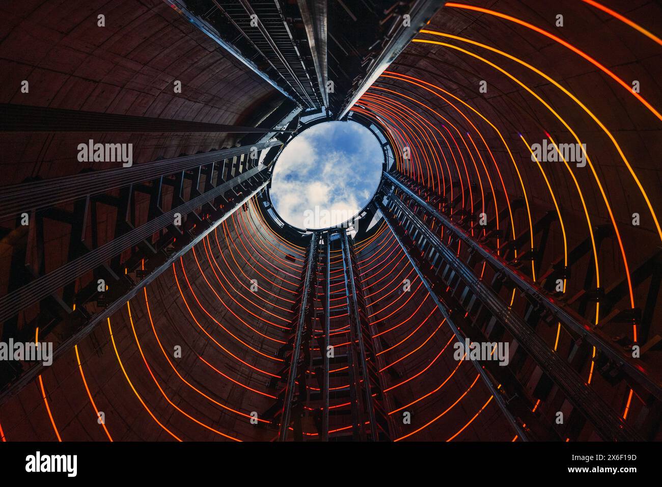 Nach dem Schornstein, Battersea Power Station, London, Montag, 29. April, 2024. Foto: David Rowland / One-Image.com Stockfoto
