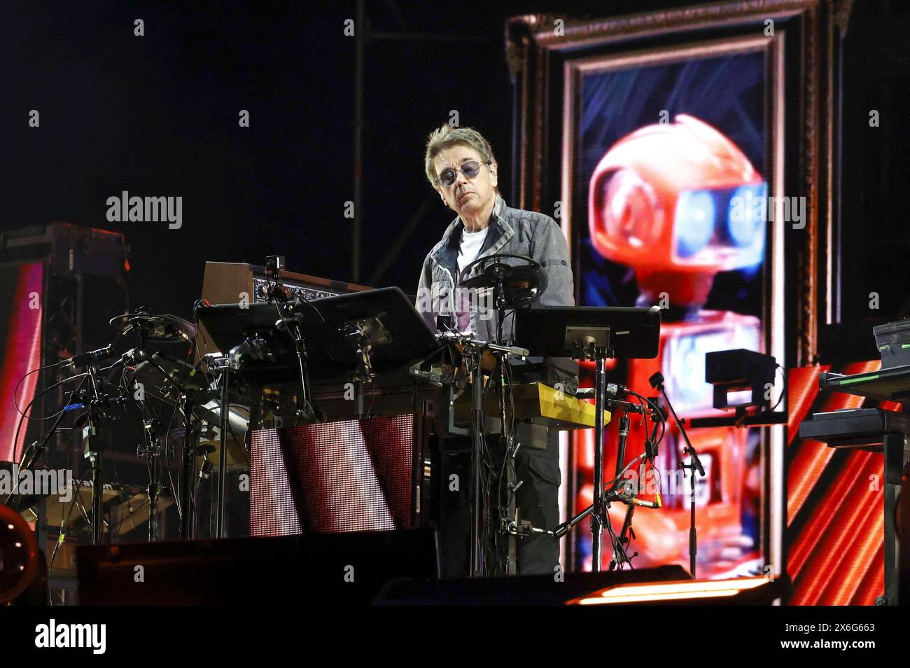 Jean-Michel Jarre live beim Starmus Opening Concert Bridge from the Future auf der Open Air Bühne. Bratislava, 12.05.2024 *** Jean Michel Jarre live auf der Starmus Opening Concert Bridge from the Future auf der Open Air Stage Bratislava, 12 05 2024 Foto:XF.xArndtx/xFuturexImagex jarre starmus 4502 Stockfoto