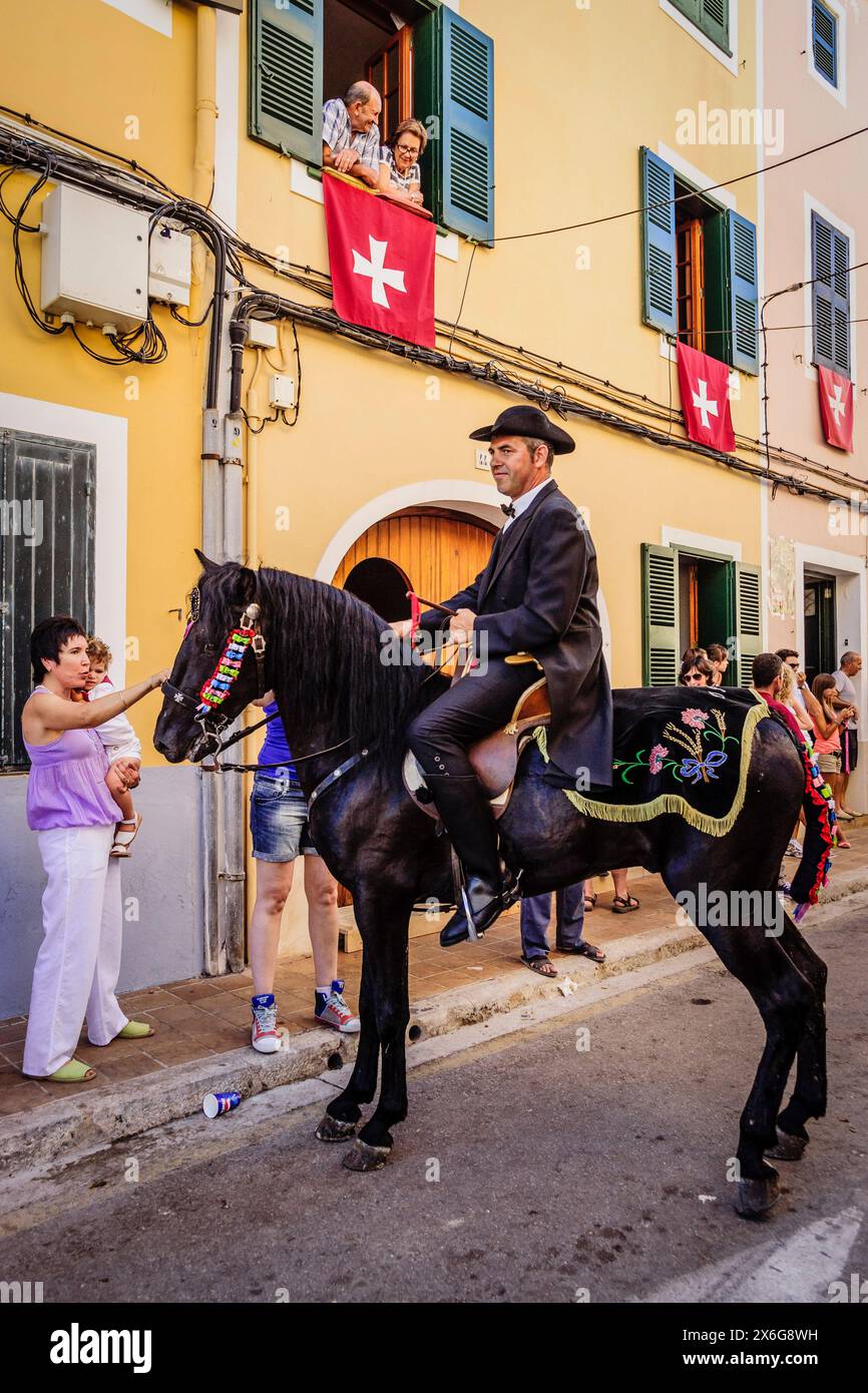 Tanzende Pferde, Caragol de Santa Clara, Sant Joan Festival. Ciutadella. Menorca, Balearen, Spanien Stockfoto