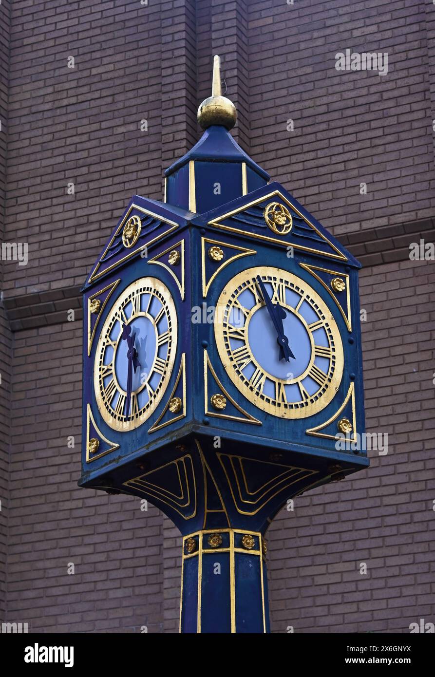 Die vierseitige Lügner-Uhr. The Bridge, Walsall, West Midlands, England, Vereinigtes Königreich, Europa. Stockfoto