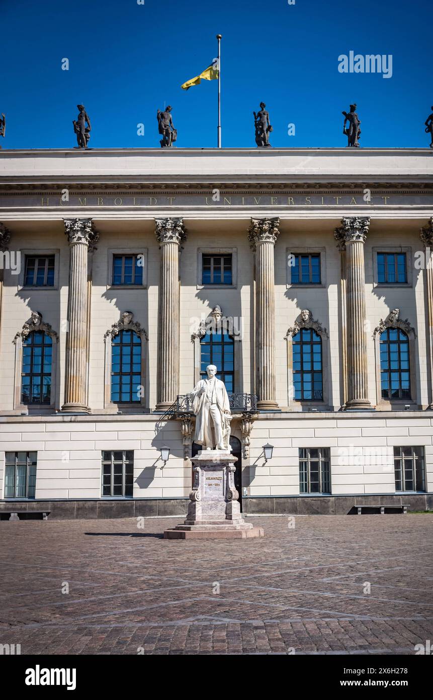 Berlin Mitte, Humboldt-Universität, Straße unter den Linden - 15.05.2024 Berlin Stockfoto