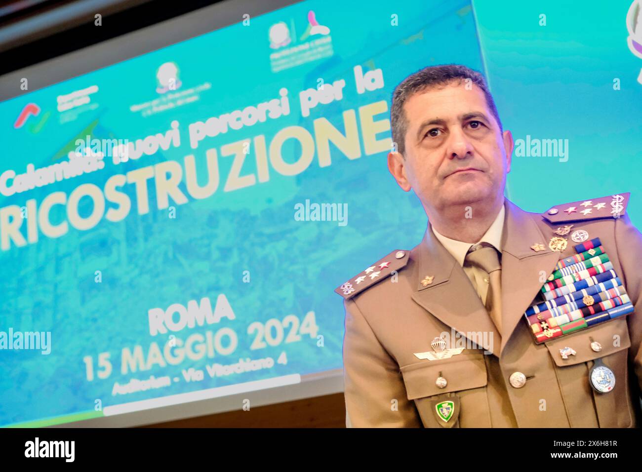 IL General Francesco Paolo Figliuolo, Commissario alluvione Emilia Romagna, Toscana Marche, in Occasione del convegno „Calamità: nuovi percorsi per la ricostruzione' tenutosi presso la sede nazionale del Dipartimento della Protezione Civile a Roma, Mercoledì, 15 Maggio 2024 (Foto Mauro Scrobogna/LaPresse) Gen. Francesco Paolo Figliuolo, Hochwasserkommissar in Emilia Romagna, Toskana Marken anlässlich der Konferenz "Katastrophen: neue Wege für den Wiederaufbau", am Mittwoch, 15. Mai 2024, in der nationalen Zentrale des Katastrophenschutzministeriums in Rom (Foto: Mauro Scrobogna/LaPr Stockfoto