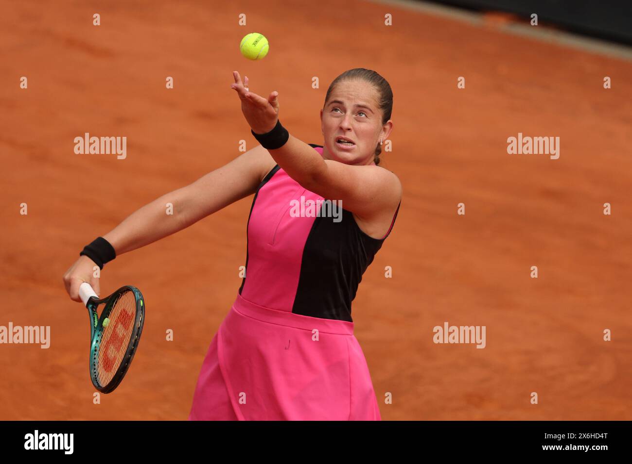 Rom, Italien. Mai 2024. Rom, Italien 15.05.2024: Aryna Sabalenka VS Jelena Ostapenko (LAT) während des Internazionali BNL 2024 Frauen WTA1000 Open Tennis Turniers in Rom in der Grand Stand Arena. Quelle: Unabhängige Fotoagentur/Alamy Live News Stockfoto