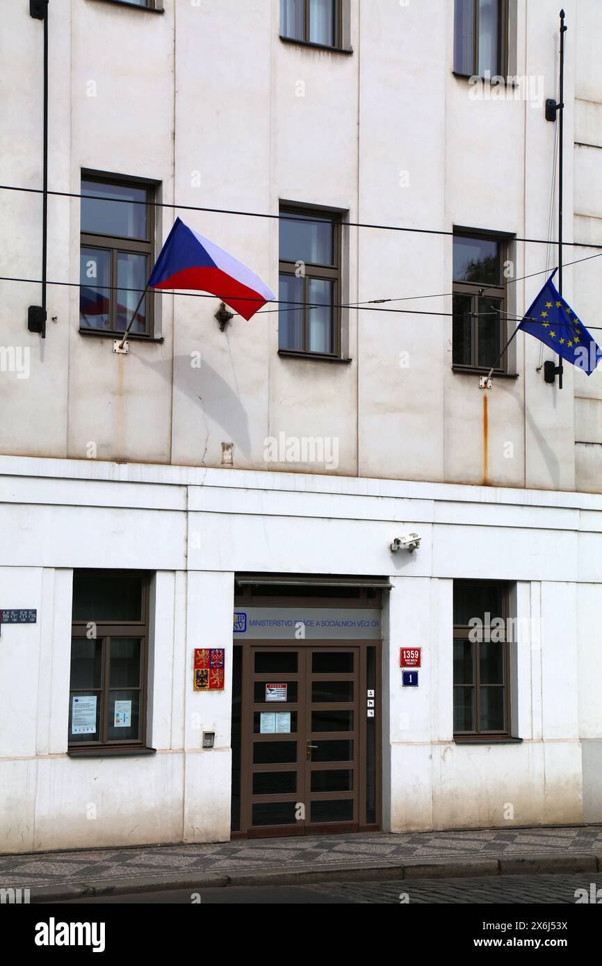 PRAG, TSCHECHISCHE REPUBLIK - 5. MAI 2024: Ministerium für Arbeit und Soziales in Prag, Tschechische Republik. Tschechischer Name: Ministerstvo prace a socialnich vec Stockfoto