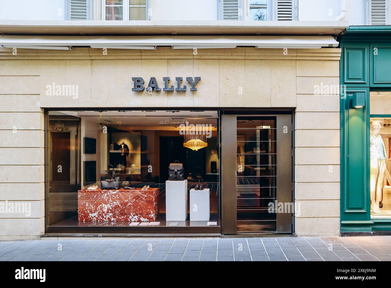 Nizza, Frankreich - 28. Januar 2024: Fassade der Boutique Bally im Zentrum von Nizza Stockfoto