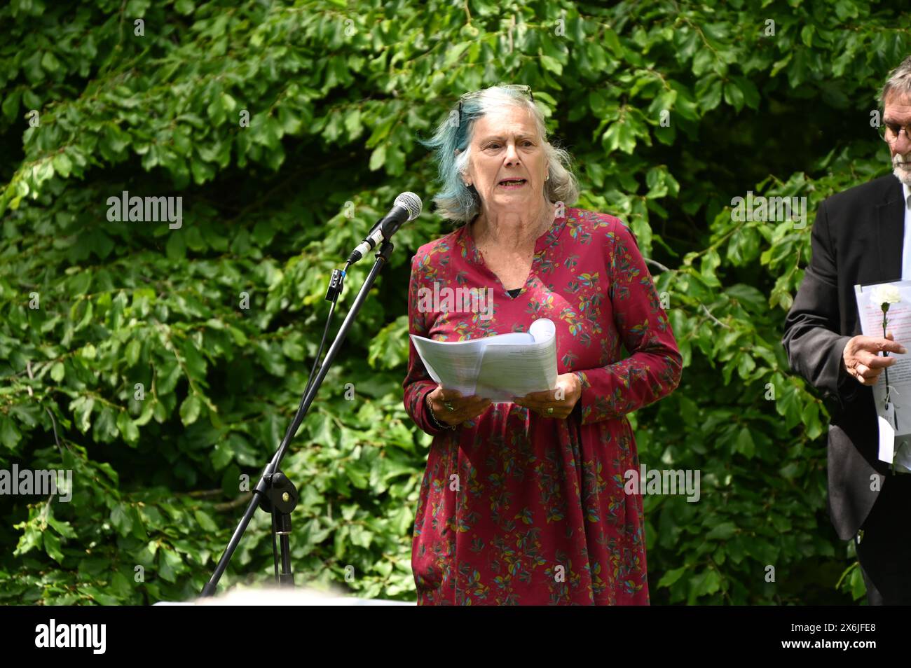 LONDON, ENGLAND, Großbritannien - 15. MAI 2024: Am 15. Mai, jedes Jahr an diejenigen gedenken, die sich weigerten, auf Gedenkfeier der Kriegsdienstverweigerer zu kämpfen, sowohl in der Vergangenheit als auch in der Gegenwart. Auf der ganzen Welt werden viele Menschen inhaftiert oder gezwungen, aus ihren Heimatländern zu fliehen, weil sie sich weigern, sich den Streitkräften am Tavistock Square in London anzuschließen. Quelle: Siehe Li/Picture Capital/Alamy Live News Stockfoto
