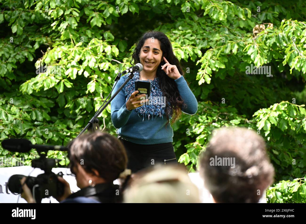 LONDON, ENGLAND, Großbritannien - 15. MAI 2024: Am 15. Mai, Redner oder, israelische Kriegsdienstverweigerer International bei der Gedenkveranstaltung an diejenigen, die sich weigerten, gegen Kriegsdienstverweigerer zu kämpfen, erinnern jedes Jahr an Kriegsdienstverweigerer, sowohl in der Vergangenheit als auch in der Gegenwart. Auf der ganzen Welt werden viele Menschen inhaftiert oder gezwungen, aus ihren Heimatländern zu fliehen, weil sie sich weigern, sich den Streitkräften am Tavistock Square in London anzuschließen. Quelle: Siehe Li/Picture Capital/Alamy Live News Stockfoto