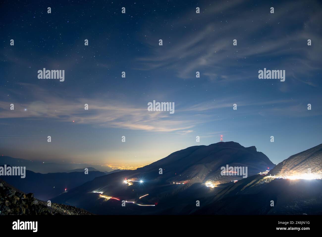 Faszinierende schlafende Schönheit in einer sternenklaren Nacht Stockfoto