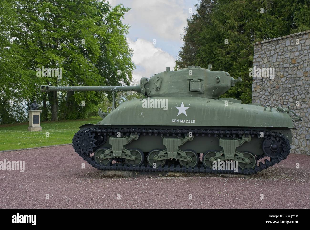 Mont-Ormel, Frankreich - 7. Mai 2024: Dieses Denkmal befindet sich auf dem Hügel 262, wo die polnischen Panzer während des Zweiten Weltkriegs ihre Position einnehmen. Falaise Spalt Batt Stockfoto