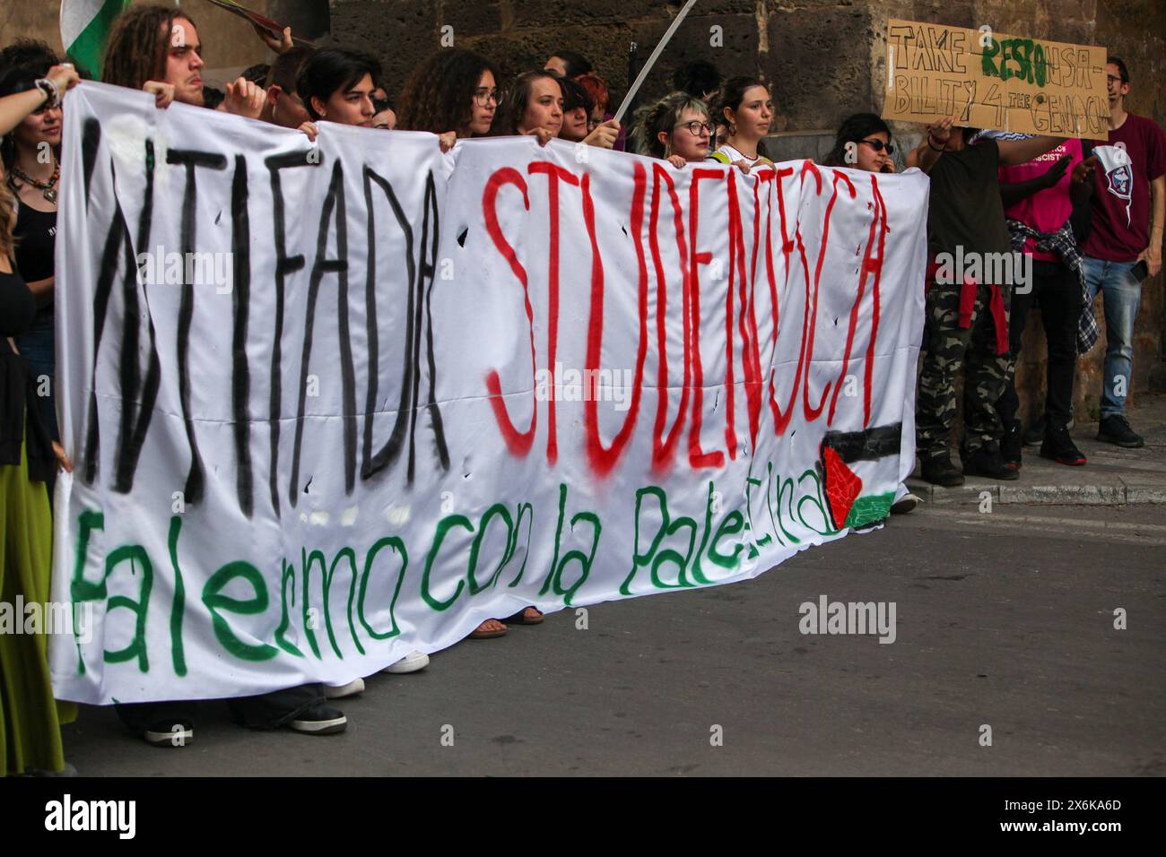 Demonstration in Palermo in Solidarität mit Palästina, organisiert von den Studenten der Intifada Studentesca. Stockfoto