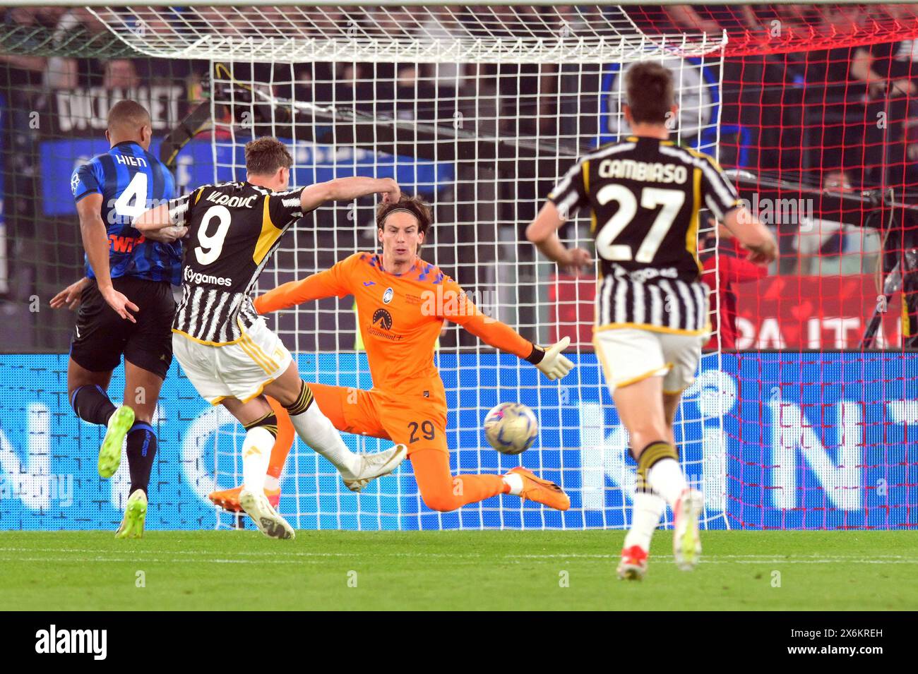 Stadio Olimpico, Rom, Italien. Mai 2024. Italienisches Fußballfinale der Coppa Italia; Atalanta gegen Juventus; Dusan Vlahovic vom FC Juventus erzielt in der 4. Minute das Tor 1-0. Credit: Action Plus Sports/Alamy Live News Stockfoto