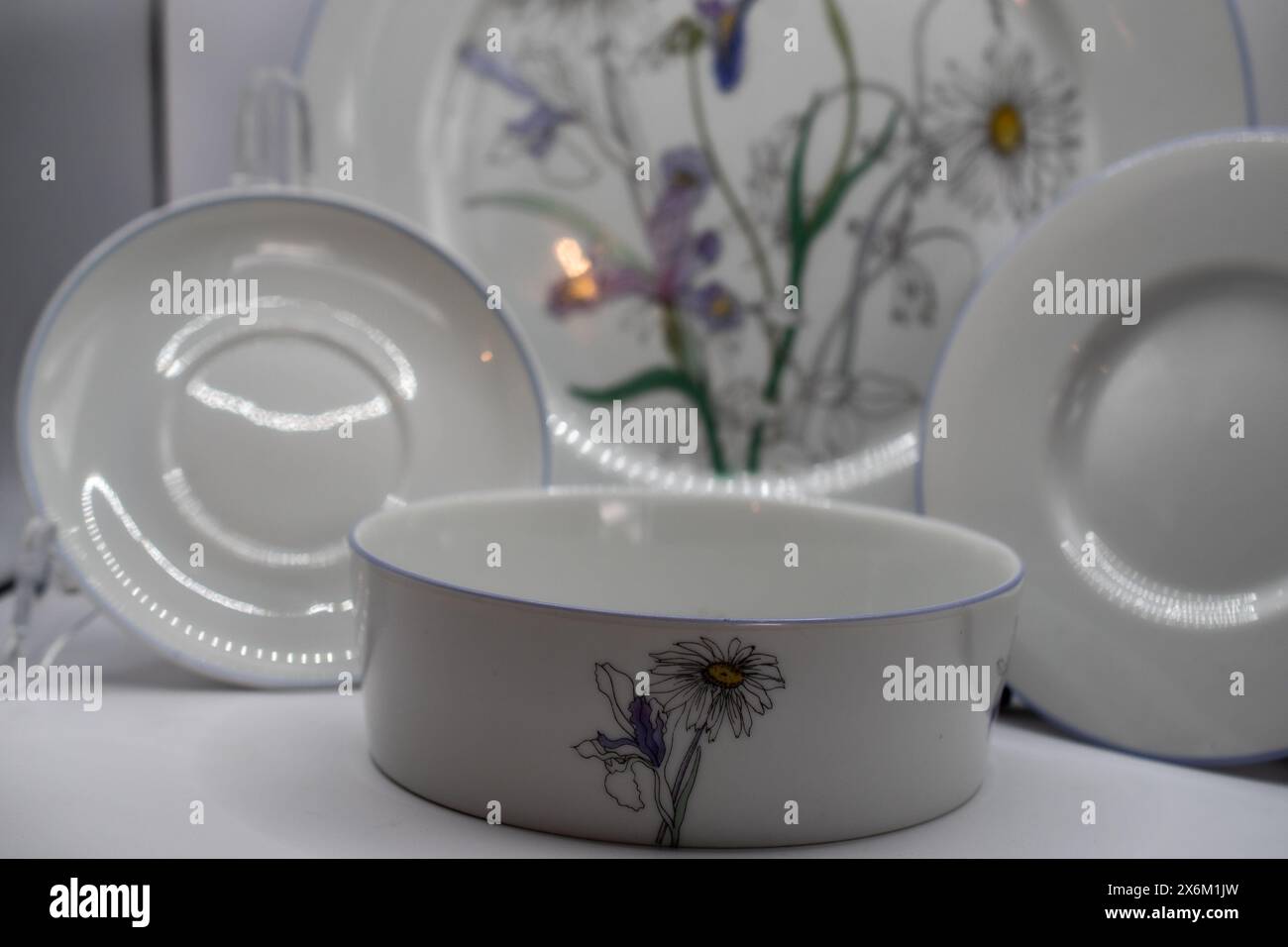 Antike Porzellanstücke Stockfoto