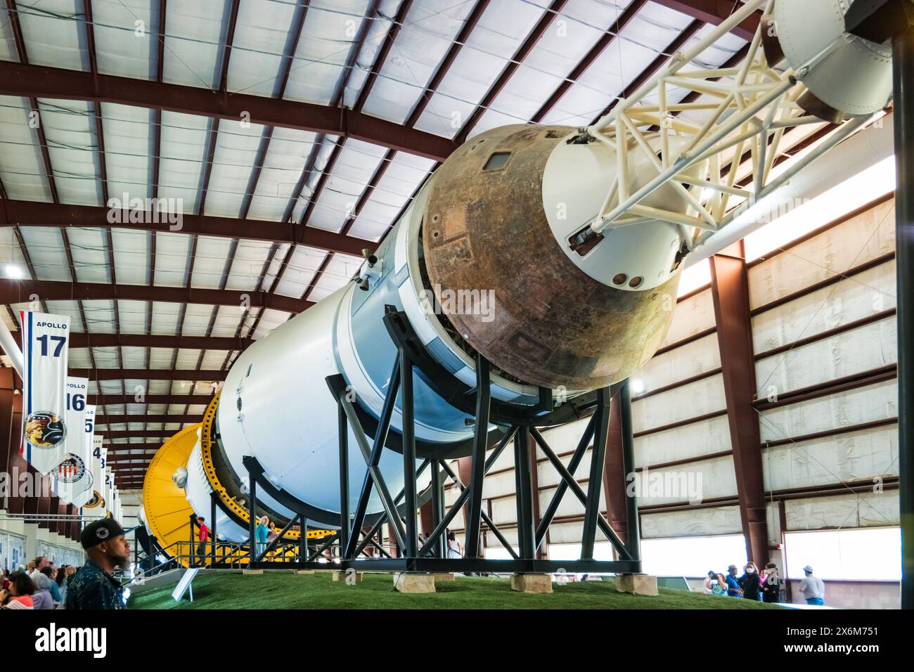 Saturn V Rakete und Lunar Modul des Apollo Programms im Rocket Park im Space Center Houston, Texas, USA. Stockfoto