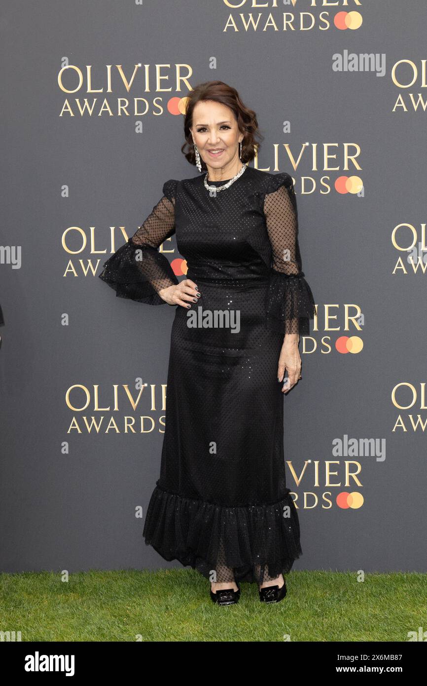 The Olivier Awards Green Carpet kommt in der Royal Albert Hall mit: Dame Arlene Phillips Where: London, Vereinigtes Königreich Wann: 14 April 2024 Credit: Phil Lewis/WENN Stockfoto