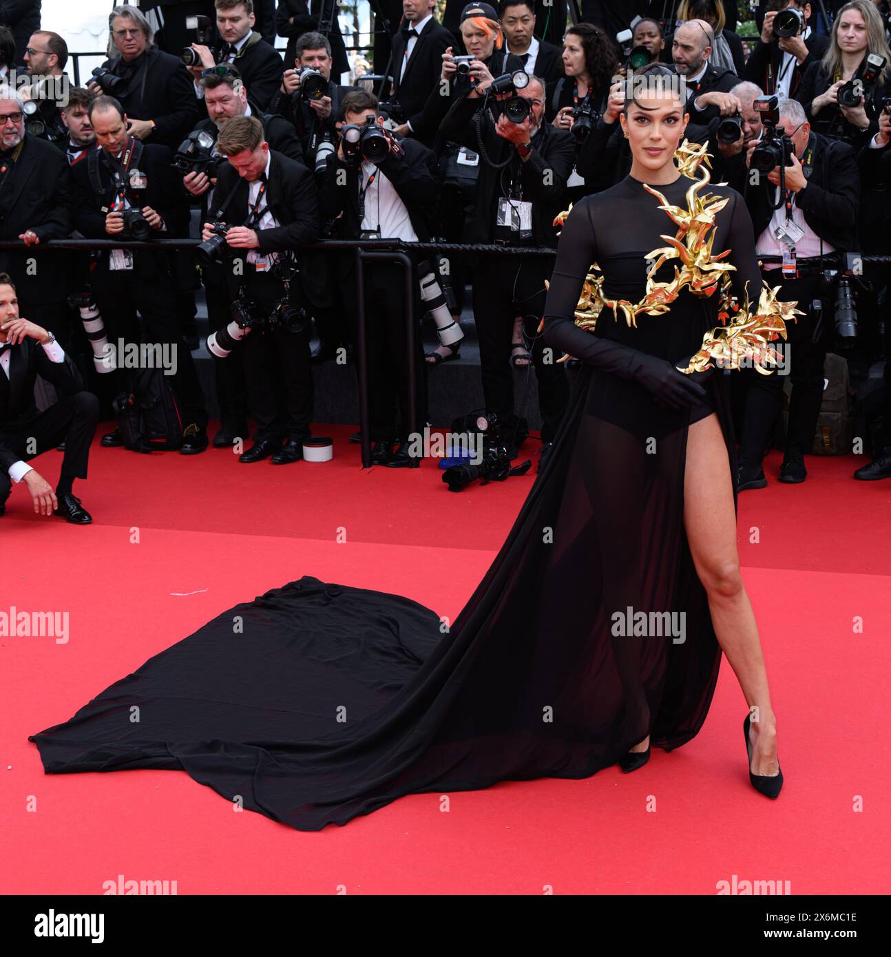 Cannes, Frankreich. Mai 2024. Iris Mittenaere kommt im Furiosa an, Einer Mad Max Saga Gala-Premiere, Palais des Festivals, Teil der 77. Ausgabe der Filmfestspiele von Cannes. Quelle: Doug Peters/EMPICS/Alamy Live News Stockfoto