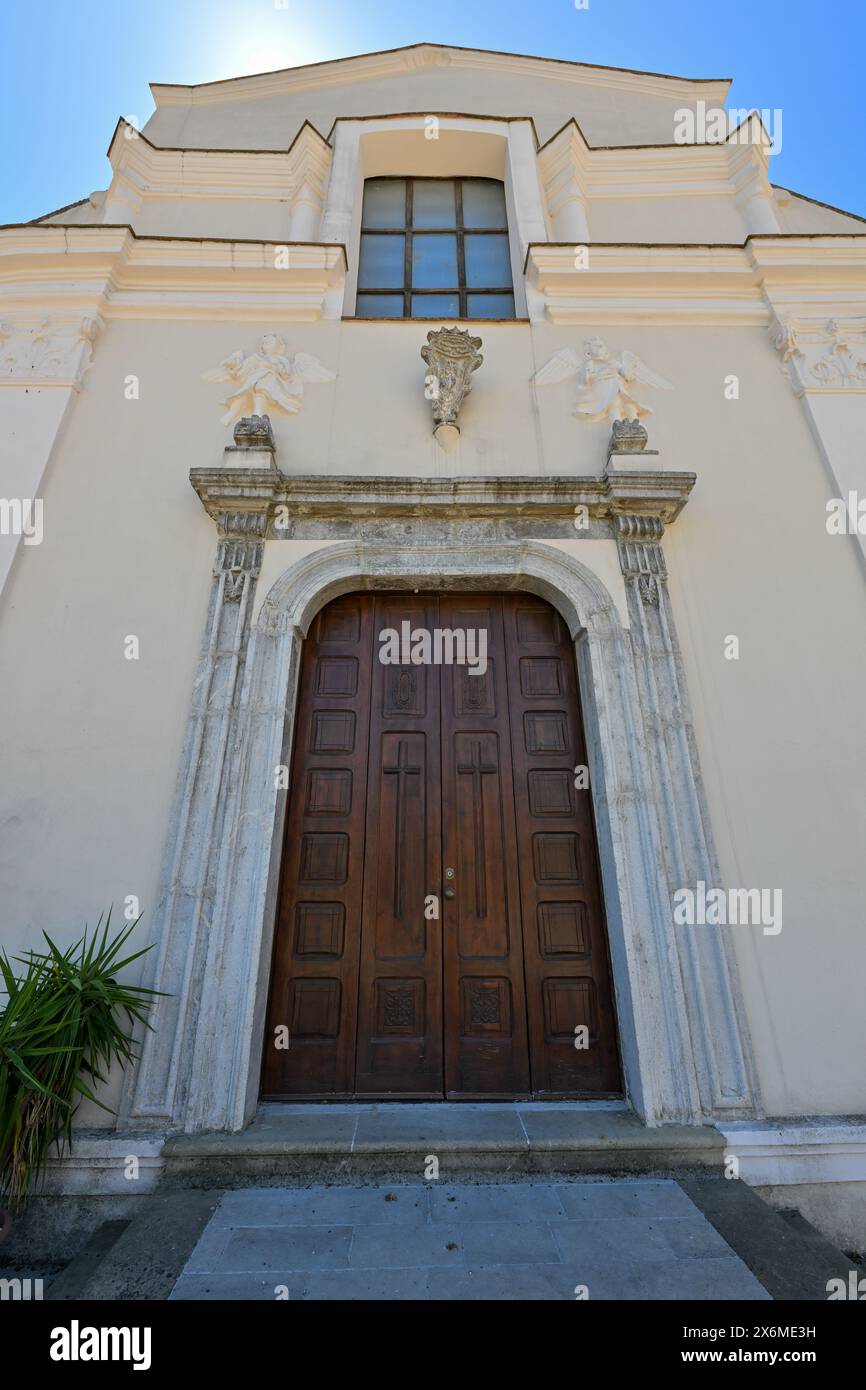 Eintritt zur Kirche St. Filippo Neri in Tursi, Basilicata, Italien. Stockfoto