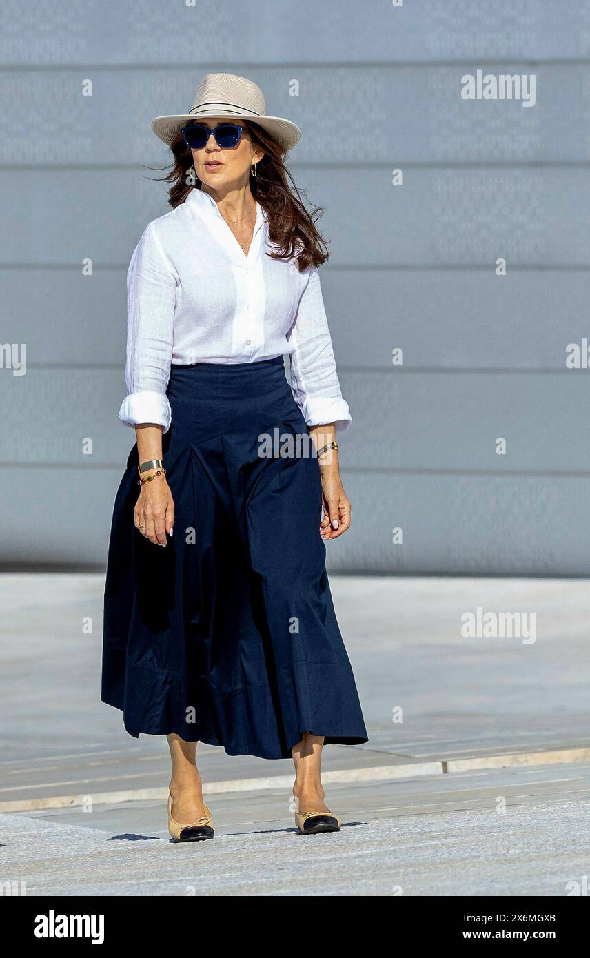 Oslo, Norwegen. Mai 2024. Queen Mary Spaziergang entlang der Hafenpromenade Bjørvika Credit: Albert Nieboer POINT THE GUE OUT/dpa/Alamy Live News Stockfoto