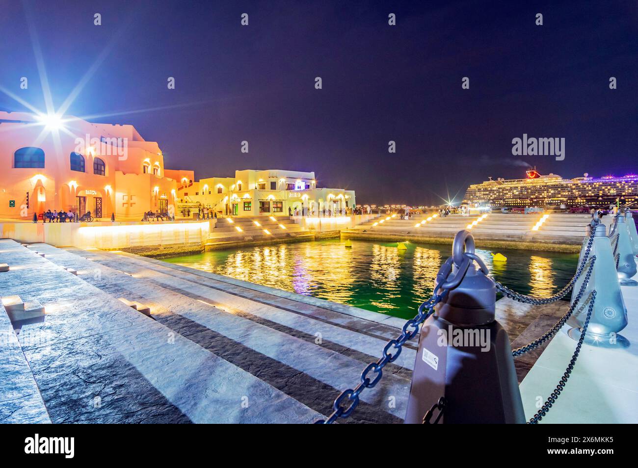 Abendliche Shots im Bezirk Myna des alten Hafens von Doha, der Hauptstadt von Katar, dem Persischen Golf Stockfoto