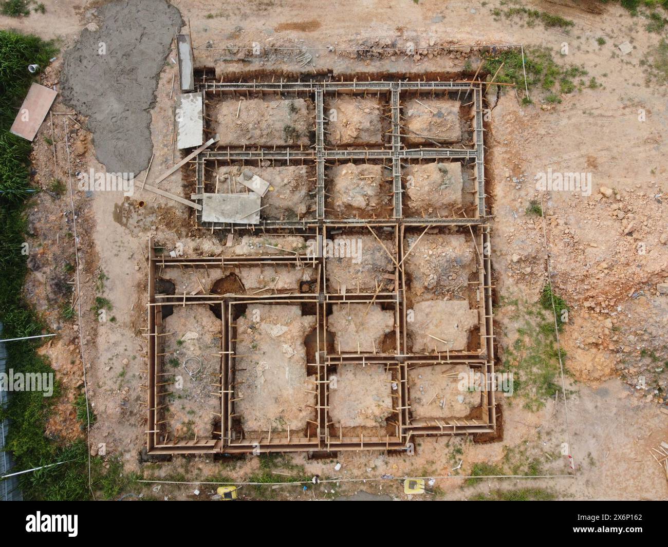 Modellierung von Gebäudeinformationen für Haus unter Kontraktion durch Drohne Stockfoto