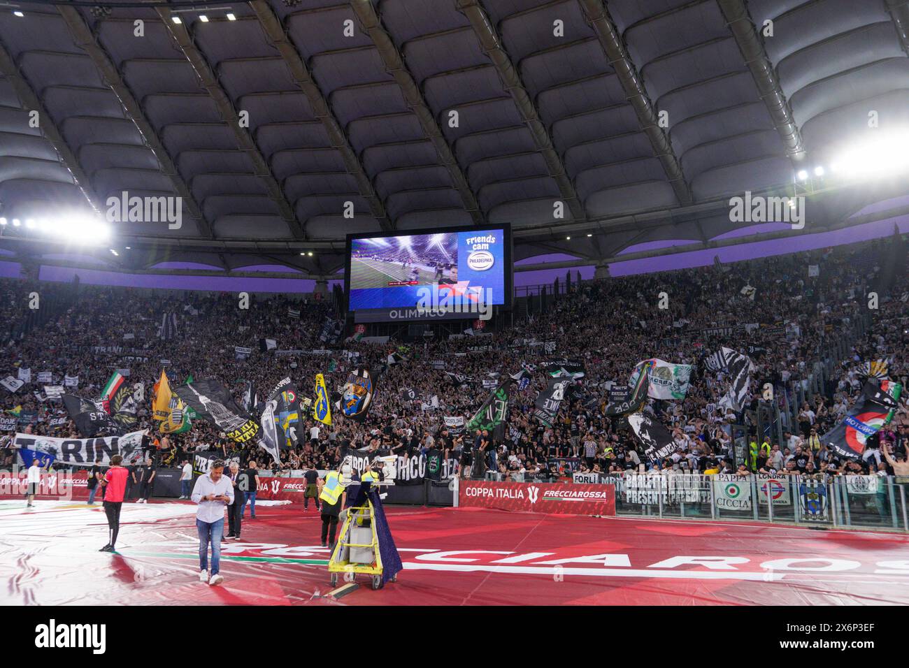 Rom, Italie. Mai 2024. Fans des Juventus FC beim italienischen Cup, Coppa Italia, Finale des Fußballspiels zwischen Atalanta BC und Juventus FC am 15. Mai 2024 im Stadio Olimpico in Rom, Italien - Foto Morgese-Rossini/DPPI Credit: DPPI Media/Alamy Live News Stockfoto