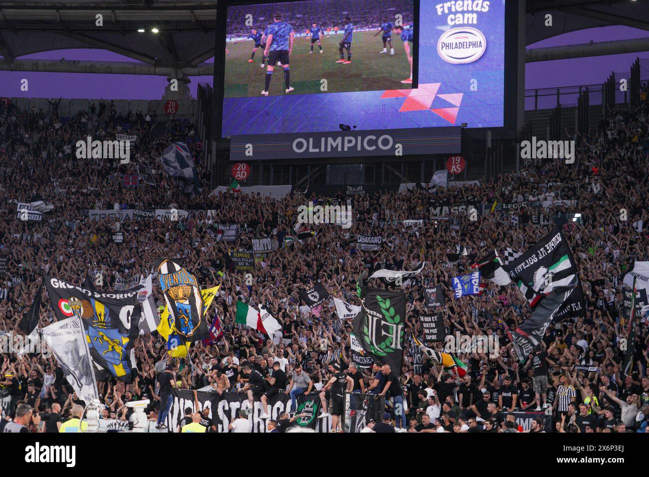 Rom, Italie. Mai 2024. Fans des Juventus FC beim italienischen Cup, Coppa Italia, Finale des Fußballspiels zwischen Atalanta BC und Juventus FC am 15. Mai 2024 im Stadio Olimpico in Rom, Italien - Foto Morgese-Rossini/DPPI Credit: DPPI Media/Alamy Live News Stockfoto