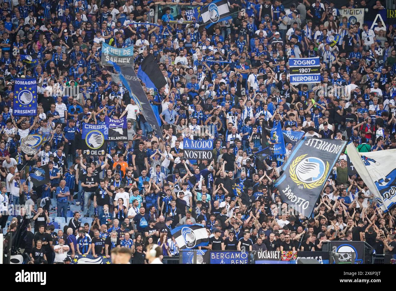 Rom, Italie. Mai 2024. Atalanta BC Fans beim italienischen Cup, Coppa Italia, Finale des Fußballspiels zwischen Atalanta BC und Juventus FC am 15. Mai 2024 im Stadio Olimpico in Rom, Italien - Foto Morgese-Rossini/DPPI Credit: DPPI Media/Alamy Live News Stockfoto