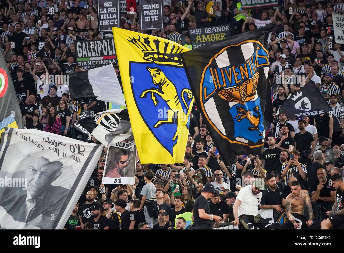 Rom, Italie. Mai 2024. Fans des Juventus FC beim italienischen Cup, Coppa Italia, Finale des Fußballspiels zwischen Atalanta BC und Juventus FC am 15. Mai 2024 im Stadio Olimpico in Rom, Italien - Foto Morgese-Rossini/DPPI Credit: DPPI Media/Alamy Live News Stockfoto