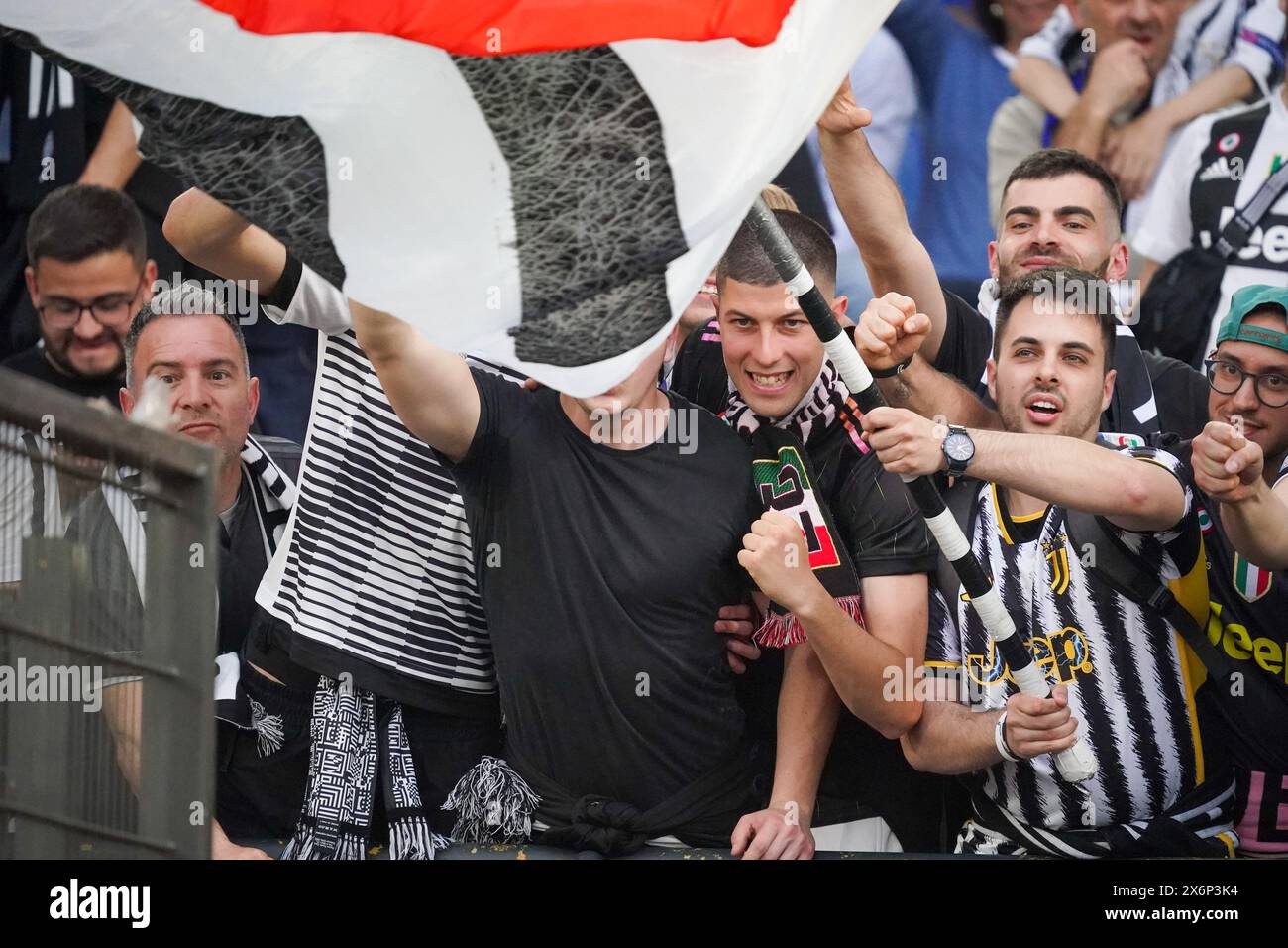 Rom, Italie. Mai 2024. Fans des Juventus FC beim italienischen Cup, Coppa Italia, Finale des Fußballspiels zwischen Atalanta BC und Juventus FC am 15. Mai 2024 im Stadio Olimpico in Rom, Italien - Foto Morgese-Rossini/DPPI Credit: DPPI Media/Alamy Live News Stockfoto