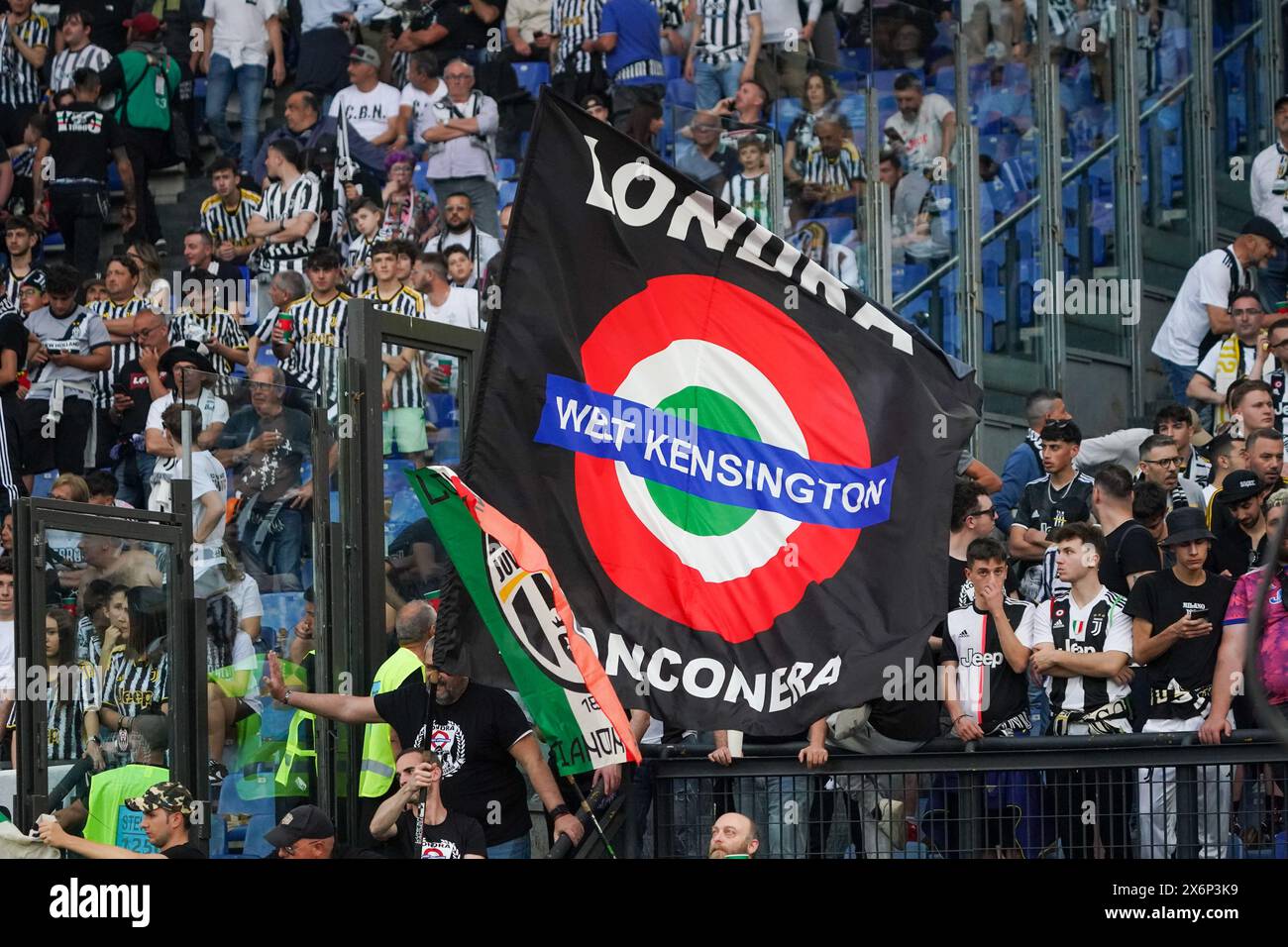 Rom, Italie. Mai 2024. Fans des Juventus FC beim italienischen Cup, Coppa Italia, Finale des Fußballspiels zwischen Atalanta BC und Juventus FC am 15. Mai 2024 im Stadio Olimpico in Rom, Italien - Foto Morgese-Rossini/DPPI Credit: DPPI Media/Alamy Live News Stockfoto