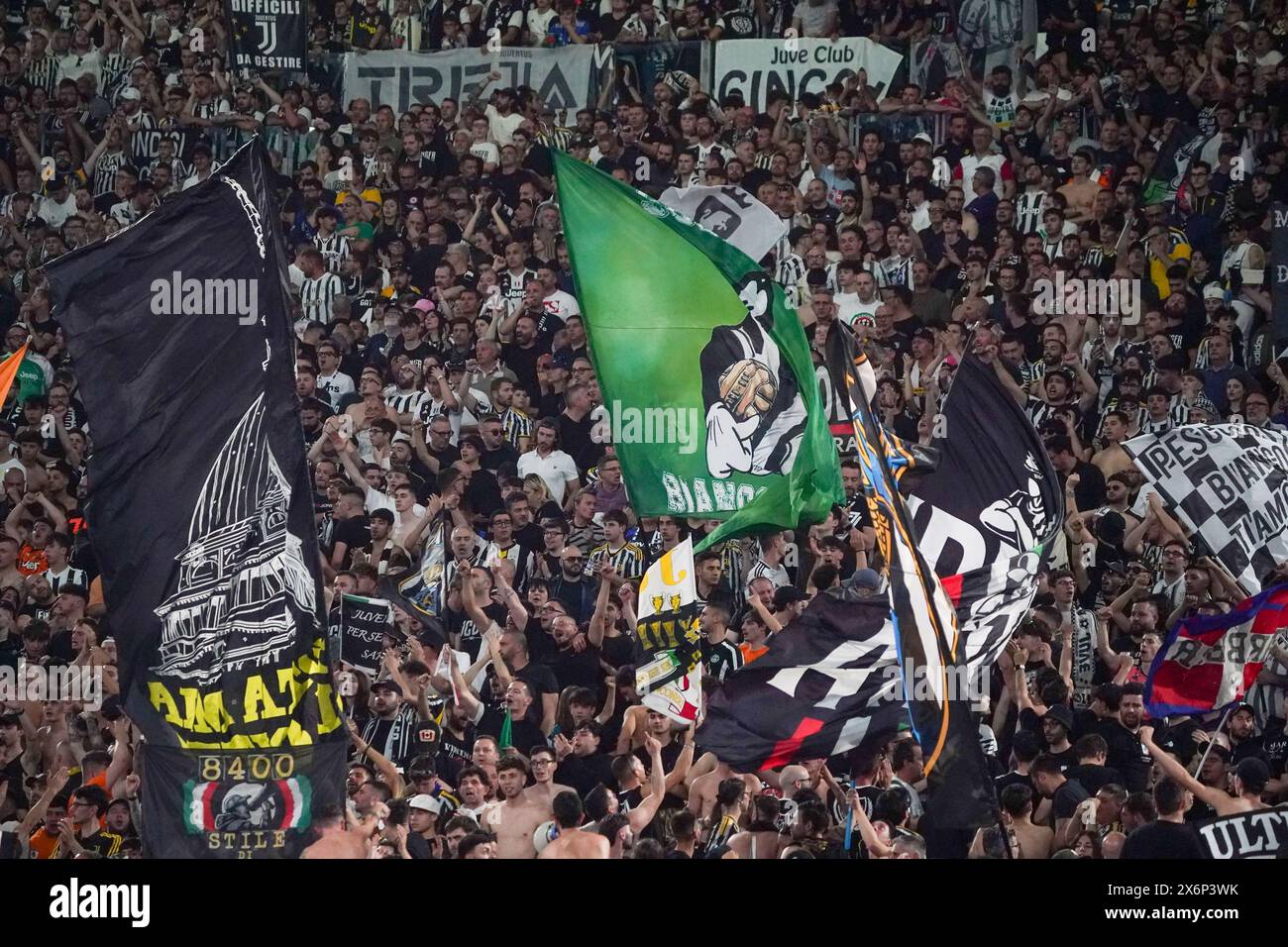 Rom, Italie. Mai 2024. Fans des Juventus FC beim italienischen Cup, Coppa Italia, Finale des Fußballspiels zwischen Atalanta BC und Juventus FC am 15. Mai 2024 im Stadio Olimpico in Rom, Italien - Foto Morgese-Rossini/DPPI Credit: DPPI Media/Alamy Live News Stockfoto