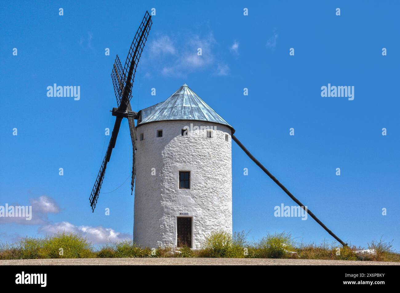 Traditionelle Windmühle in Campo de Criptana, den Riesen von Don Quijote Stockfoto