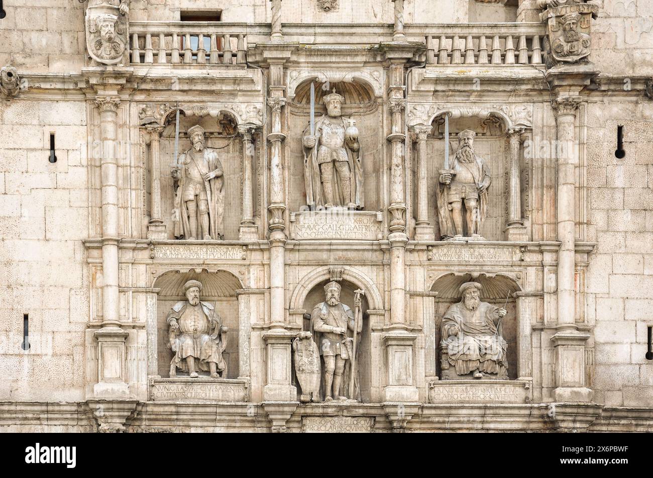 Arco de Santa María, mittelalterliches Tor und eines der emblematischsten Denkmäler von Burgos Stockfoto