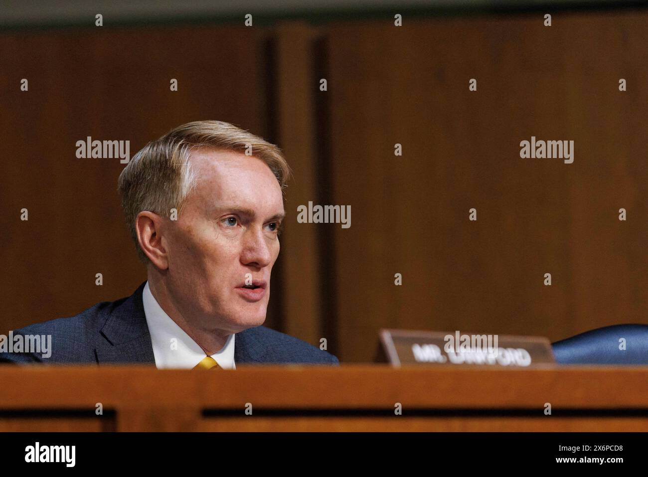 Der US-Senator James Lankford (Republikaner von Oklahoma) wird am Mittwoch, den 15. Mai, in Washington, DC, USA, während einer Anhörung des Senats über die Sicherung der US-Wahlen zu sehen sein. 2024. Foto: Aaron Schwartz/CNP/ABACAPRESS. KOM Stockfoto
