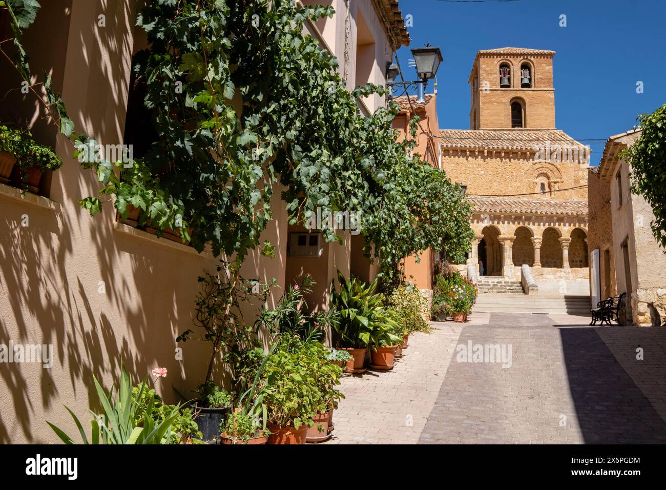 Kirche San Miguel, 1081, San Esteban de Gormaz, Soria, Autonome Gemeinschaft Kastilien, Spanien, Europa. Stockfoto