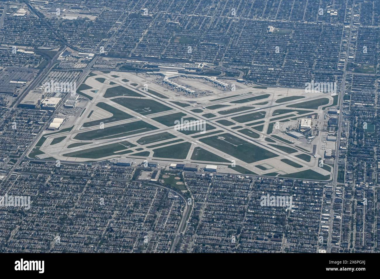 Blick aus der Vogelperspektive auf den Midway Airport und die Südseite von Chicago Stockfoto