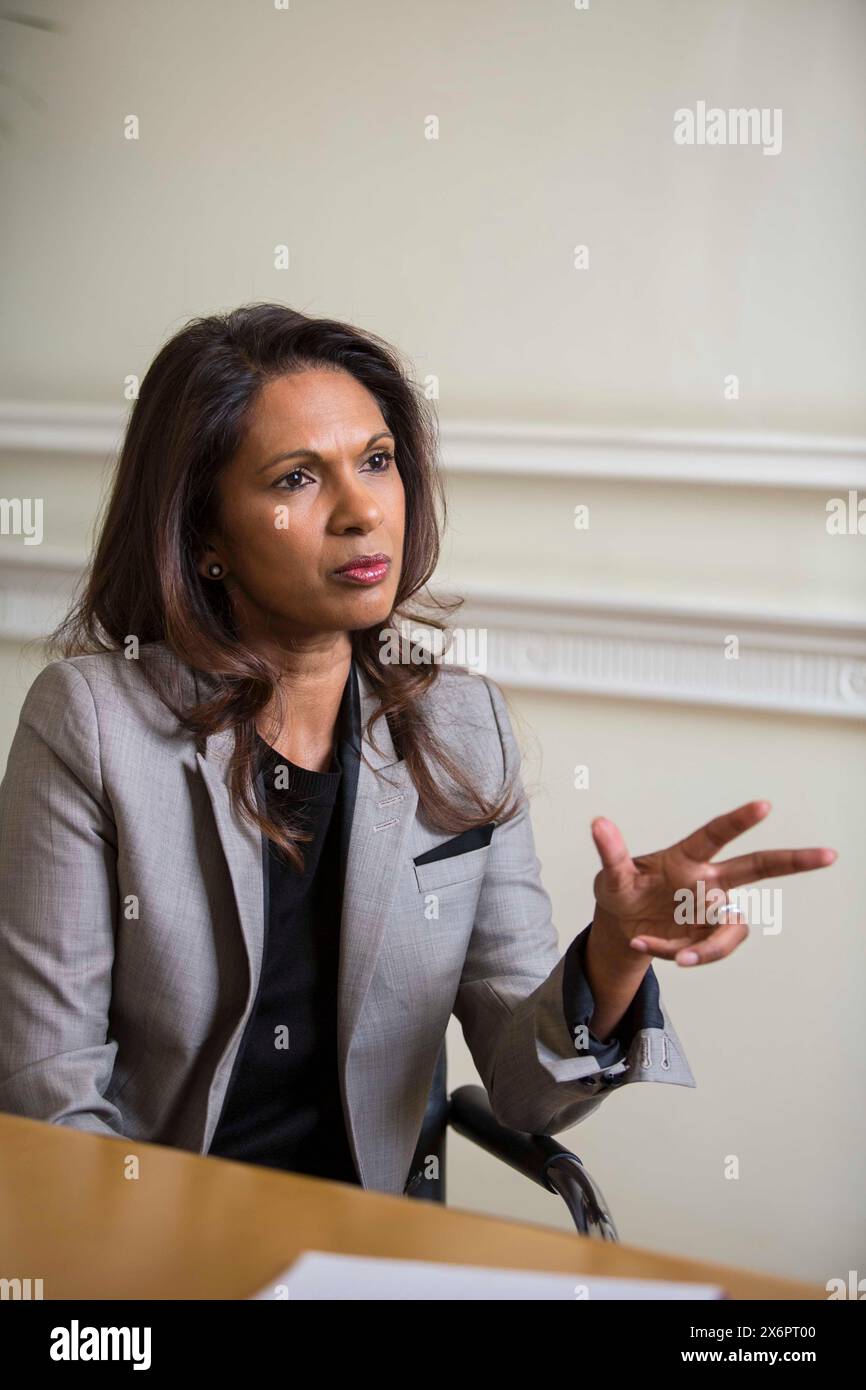Gina Miller fotografierte in und außerhalb ihres Londoner Büros Stockfoto