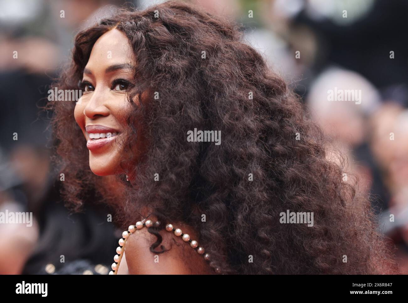 Cannes, Frankreich. Mai 2024. Die Schauspielerin Naomi Campbell kommt am 15. Mai 2024 zur Vorführung des Films „Furiosa: A Mad Max Saga“ bei der 77. Ausgabe der Filmfestspiele in Cannes, Südfrankreich. Quelle: Gao Jing/Xinhua/Alamy Live News Stockfoto