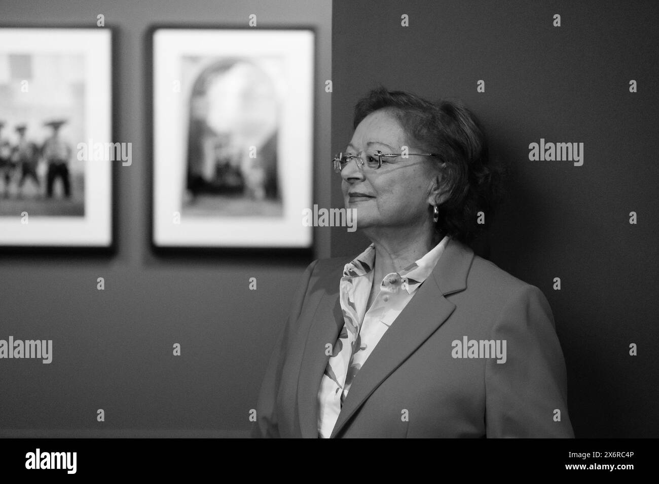 Fotografin Cristina Garcia Rodero posiert bei der Eröffnung ihrer Ausstellung „Hidden Spain“ im Circulo de Bellas Artes am 16. Mai 2024 in Madrid (Foto: Oscar Gonzalez/SIPA USA) Stockfoto