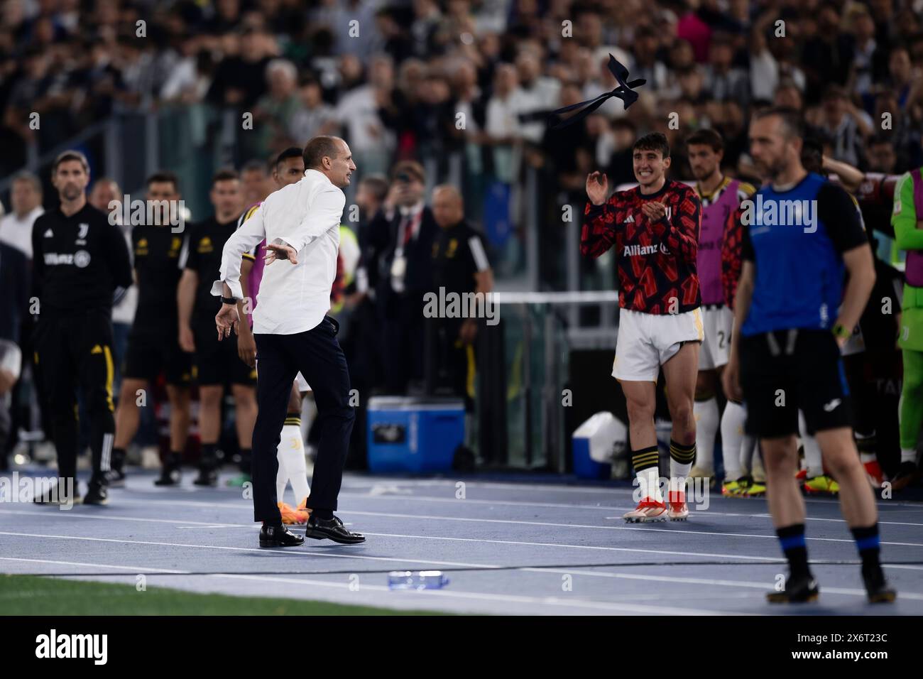 Rom, Italien. 15. Mai 2024. Massimiliano Allegri, Cheftrainer des FC Juventus, reagiert beim Finale des Coppa Italia-Fußballspiels Atalanta BC und Juventus FC. Quelle: Nicolò Campo/Alamy Live News Stockfoto
