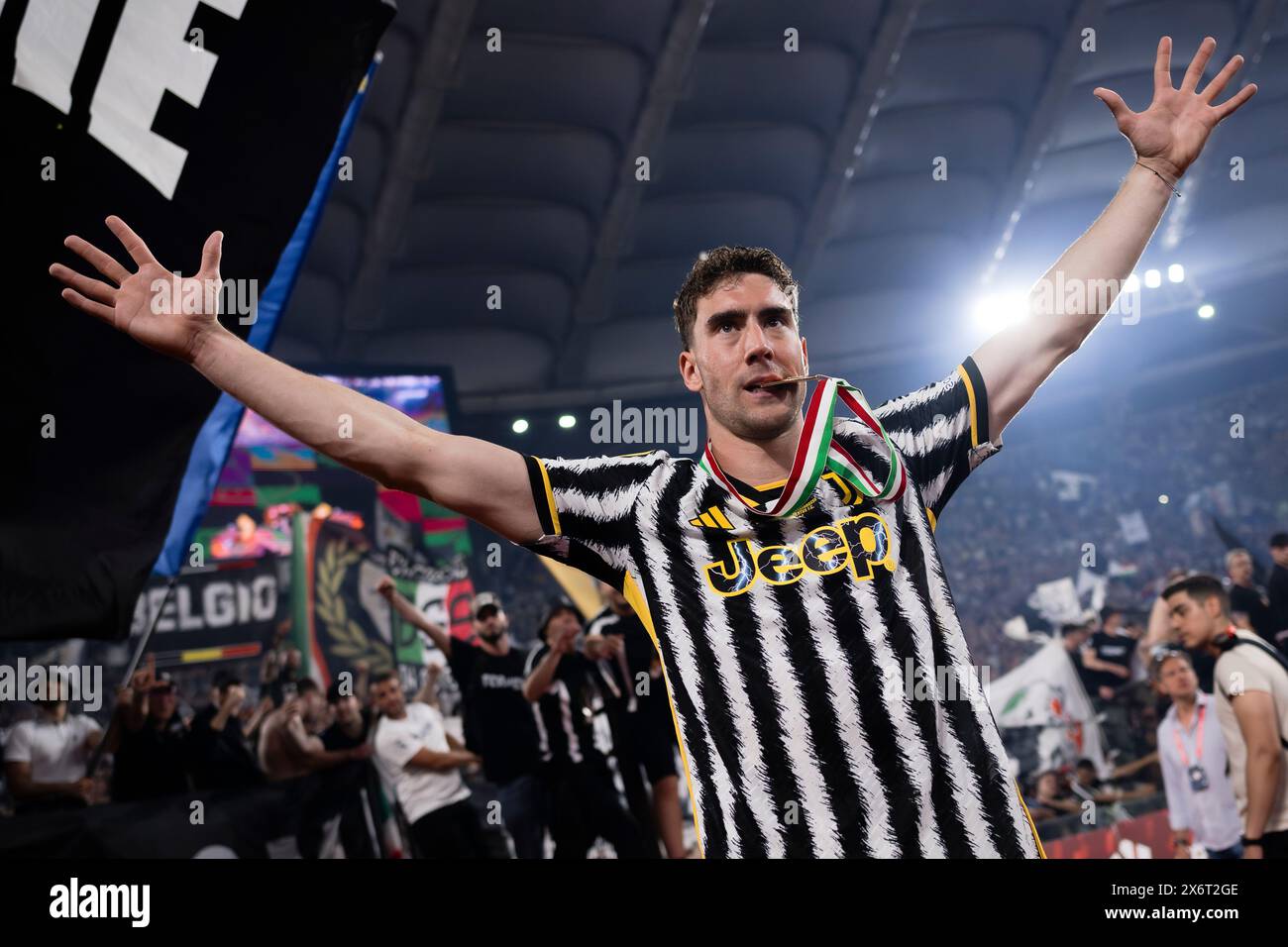 Rom, Italien. 15. Mai 2024. Dusan Vlahovic vom Juventus FC feiert am Ende des Finalspiels von Coppa Italia Atalanta BC und Juventus FC. Quelle: Nicolò Campo/Alamy Live News Stockfoto