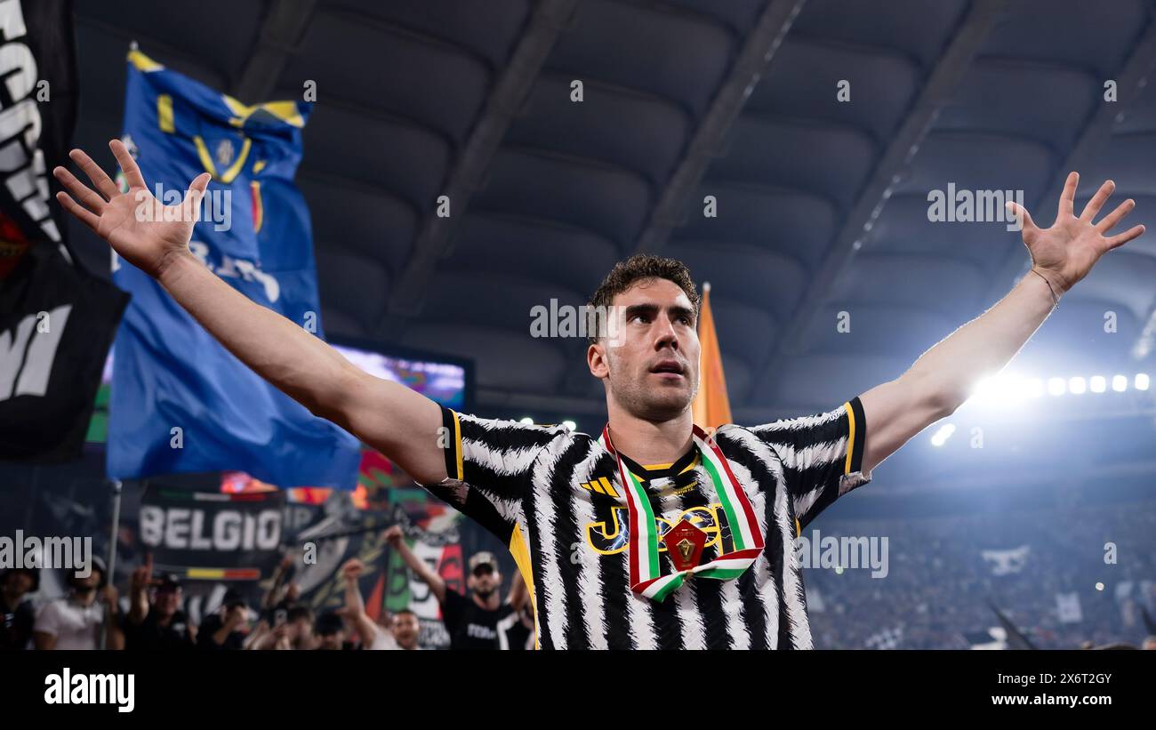 Rom, Italien. 15. Mai 2024. Dusan Vlahovic vom Juventus FC feiert am Ende des Finalspiels von Coppa Italia Atalanta BC und Juventus FC. Quelle: Nicolò Campo/Alamy Live News Stockfoto