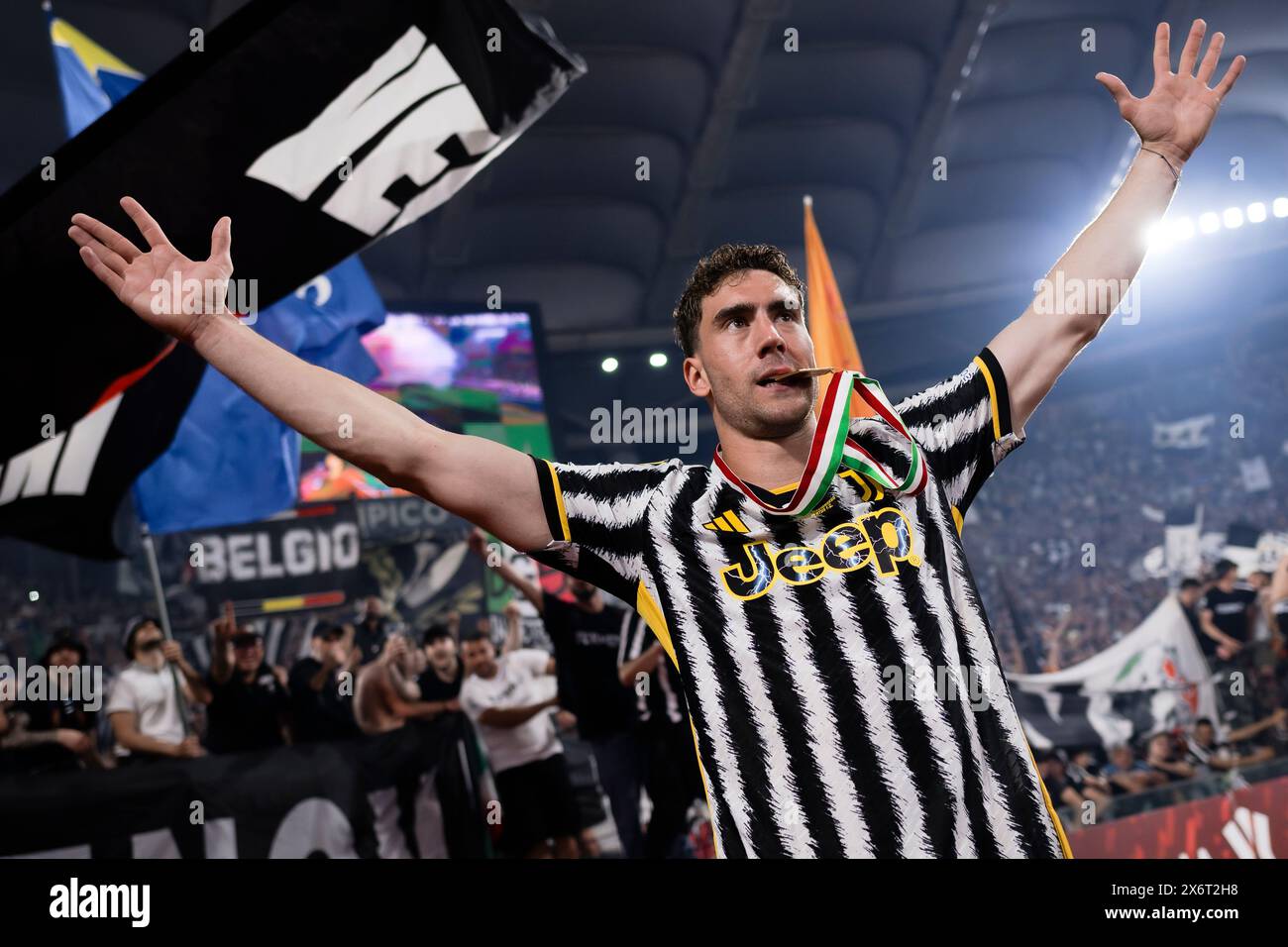 Rom, Italien. 15. Mai 2024. Dusan Vlahovic vom Juventus FC feiert am Ende des Finalspiels von Coppa Italia Atalanta BC und Juventus FC. Quelle: Nicolò Campo/Alamy Live News Stockfoto