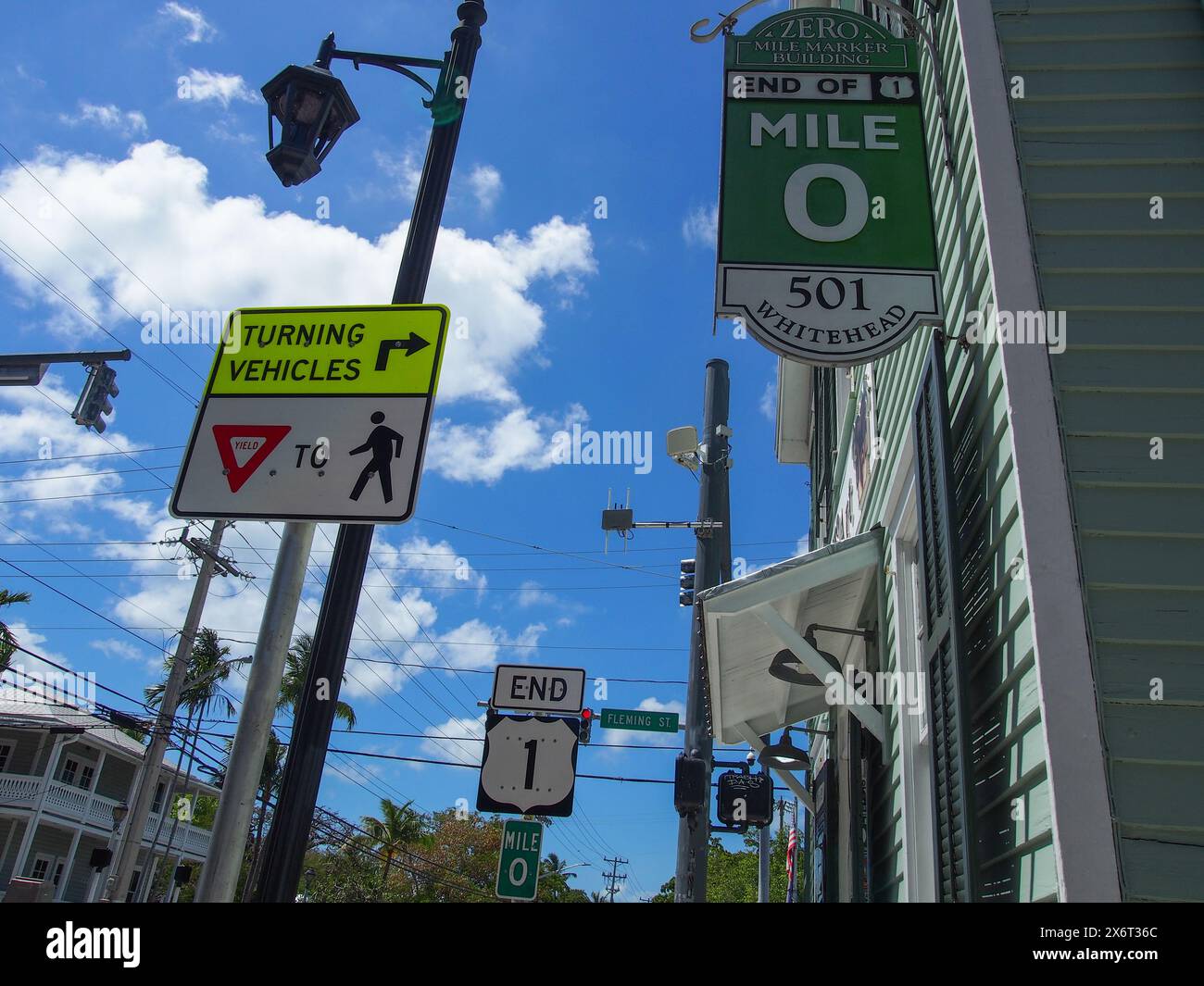 Wegweiser „Meile 0“ am Ende der U.S. Route 1, Key West, Florida, USA, 16. April 2024 Stockfoto