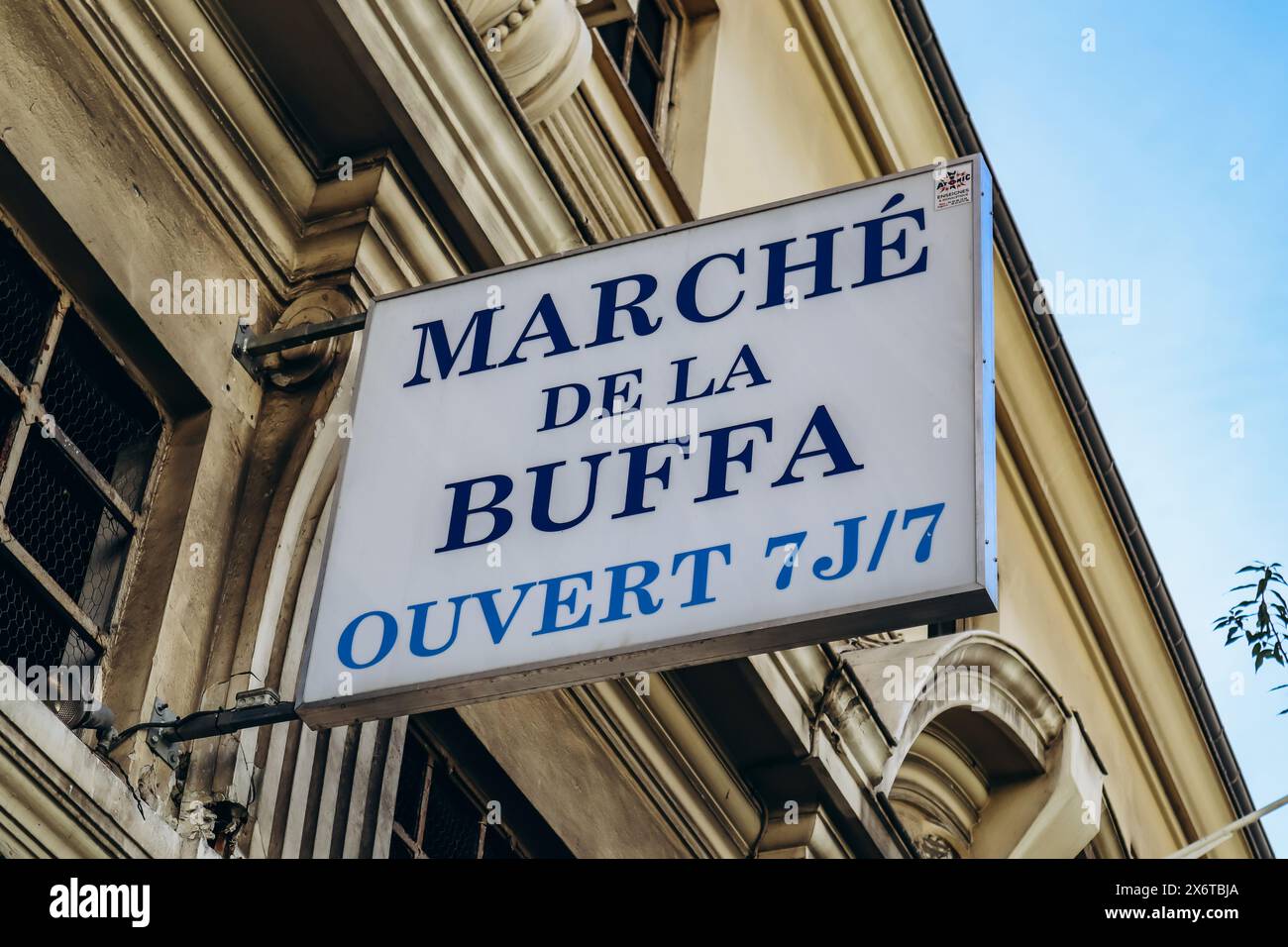 Nizza, Frankreich - 19. November 2023 : ein alter und heute verlassener Markt in Nizza - "Marché de la Buffa" Stockfoto